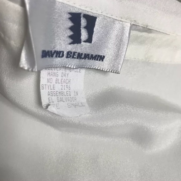 Cream Color Minimalist Boxy Blouse - Picture 3 of 6